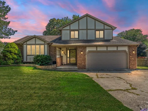 829 W Joliet St, Crown Point, IN 46307