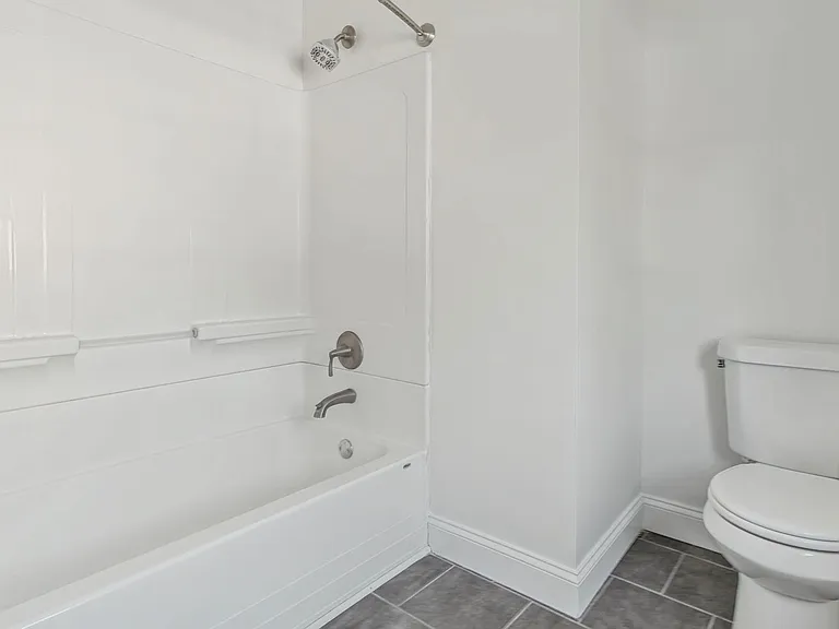 152 N Main St — Photo 21