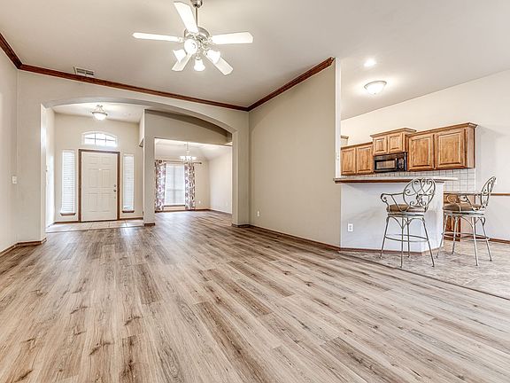 4th image of 1009 Kelsi Dr