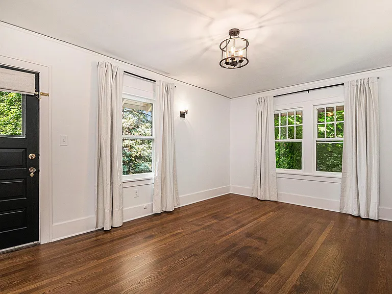719 Fulton St E — Photo 23