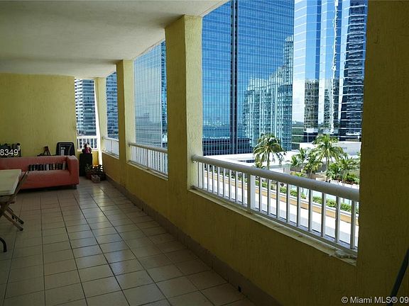 5th image of 170 SE 14th St APT 1801