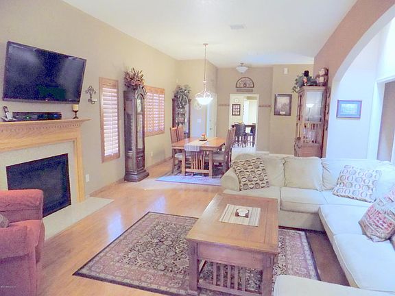 2nd image of 3106 Avenida Crescente