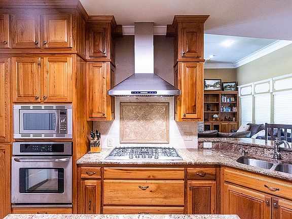3rd image of 7550 Sage Meadow Dr