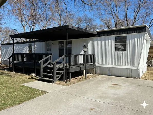 9 Hawthorne Dr, Diamond, IL 60416