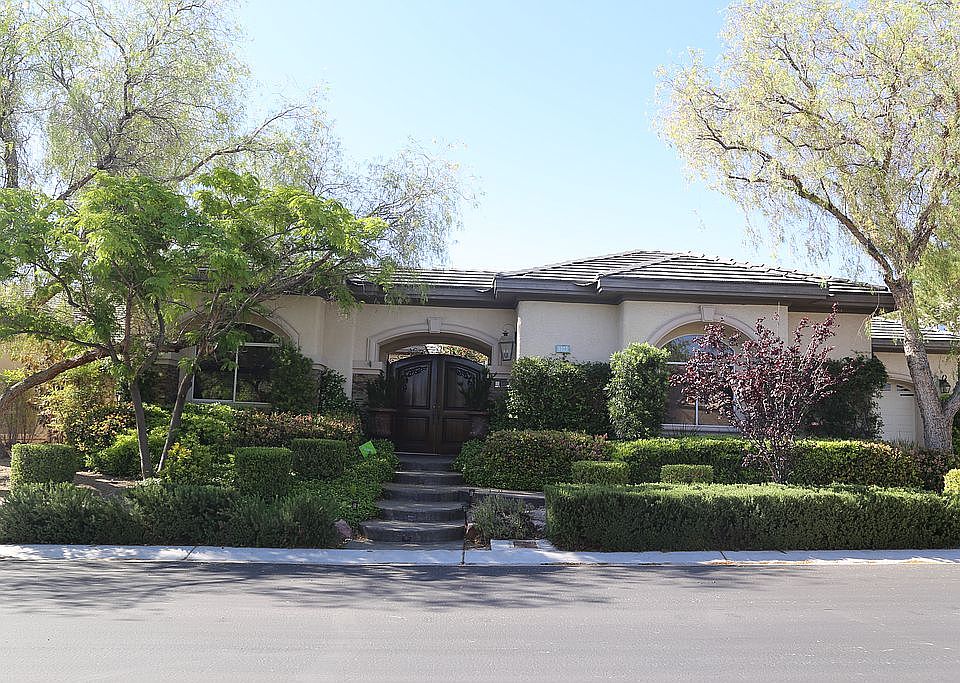 1st image of 9825 Queen Charlotte Dr