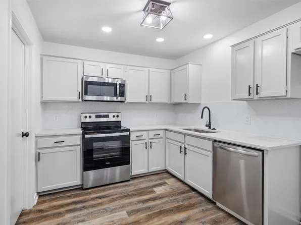 5320 Waterford Dr, Mesquite, TX 75150