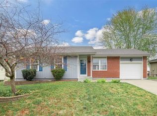 2107 S Shale Ridge Dr, Oak Grove, MO 64075