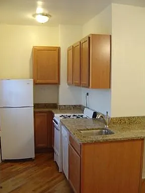 Kitchen w Granite tops