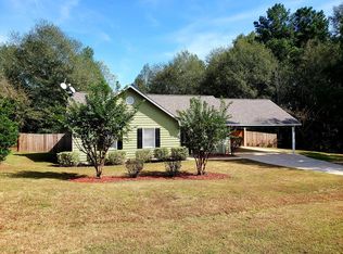 253 Oakleaf Ln, Smiths Station, AL 36877