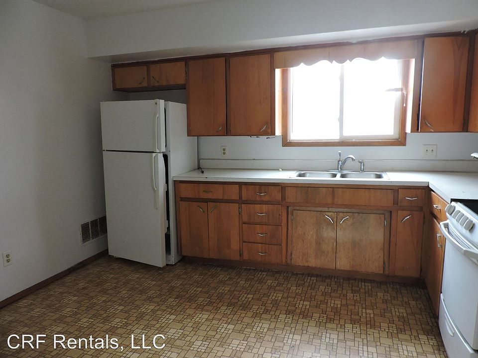 2nd image of 427 Locust St APT C