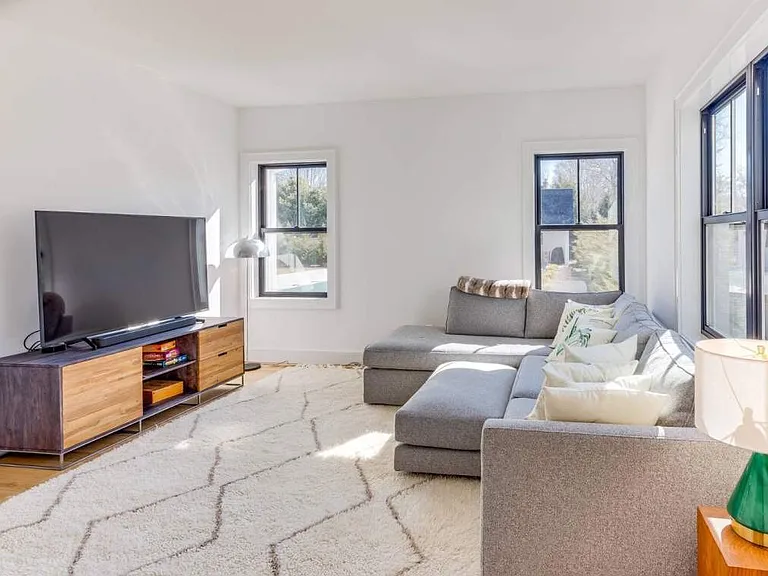 13 Brander Pkwy — Photo 27