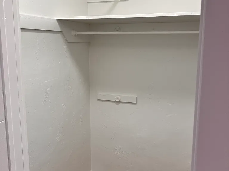 710 NE 122nd St #7 — Photo 9