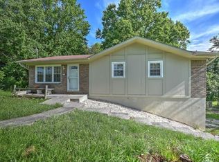 10207 Oakwinds Cir, Bristol, VA 24202