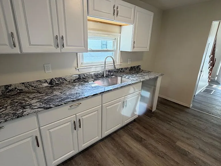 1791 Edwards Ave — Photo 6