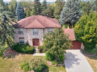 23823 Hickory Grove Ln, Novi, MI 48375