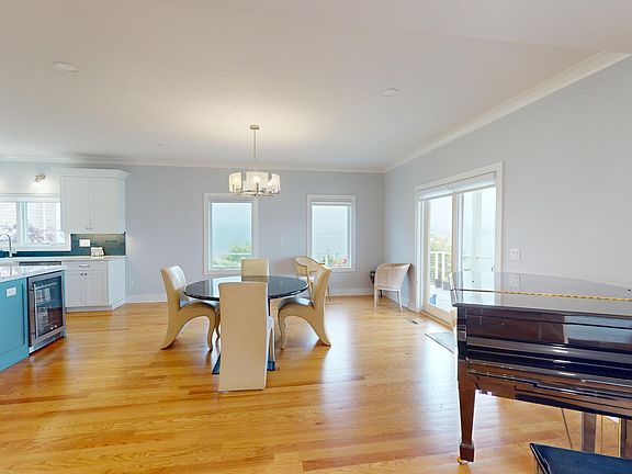 4th image of 29 Dubois Dr