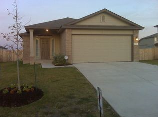 130 Anderson St, Hutto, TX 78634