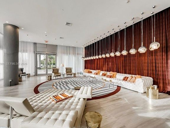 5th image of 2000 Metropica Way #2507