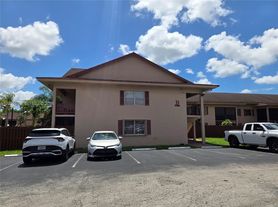 11213 SW 88th St, Miami, FL