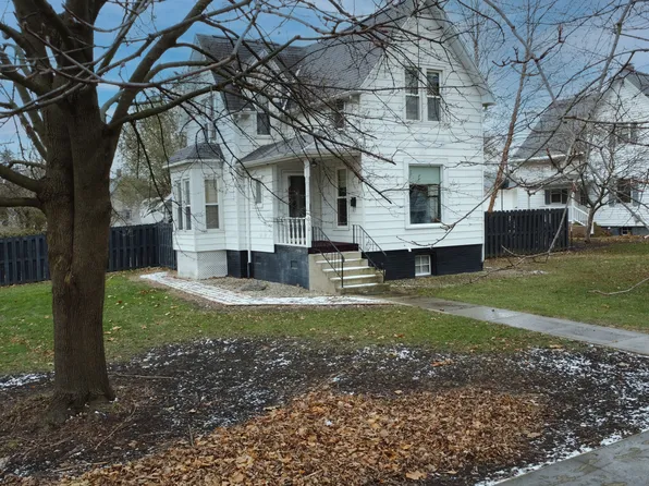 530 E Center St, Paxton, IL 60957