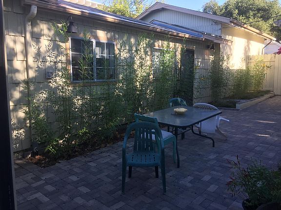 2nd image of 2524 De La Vina St APT 6
