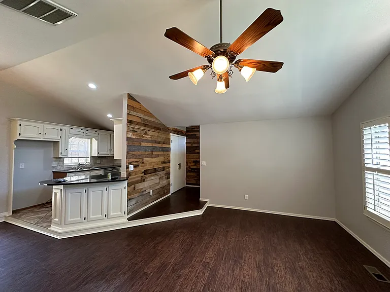 525 Ridgecrest Rd — Photo 15