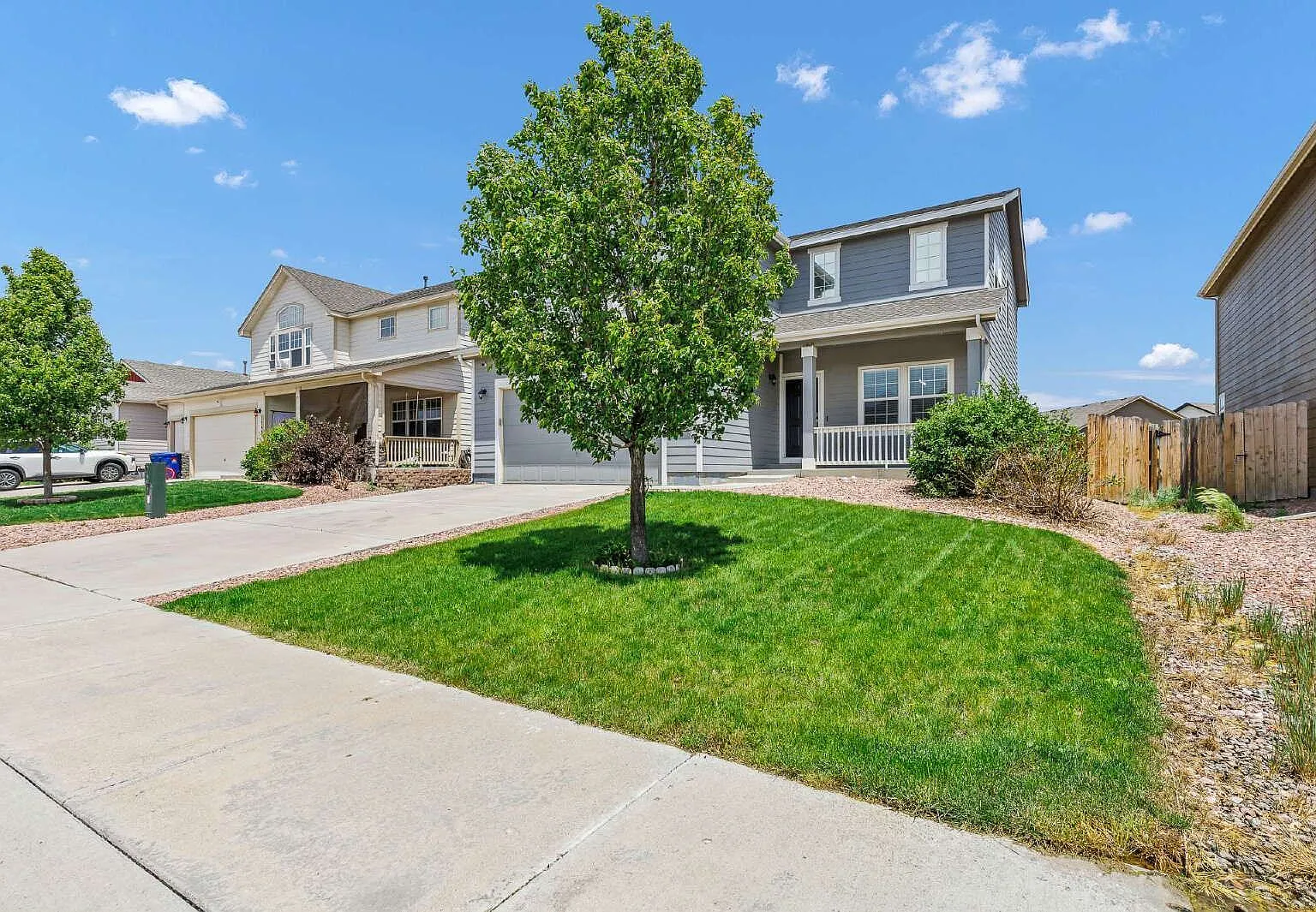 4 bed, 2.5 bath, 2359 sqft, $2,500 — Photo 3