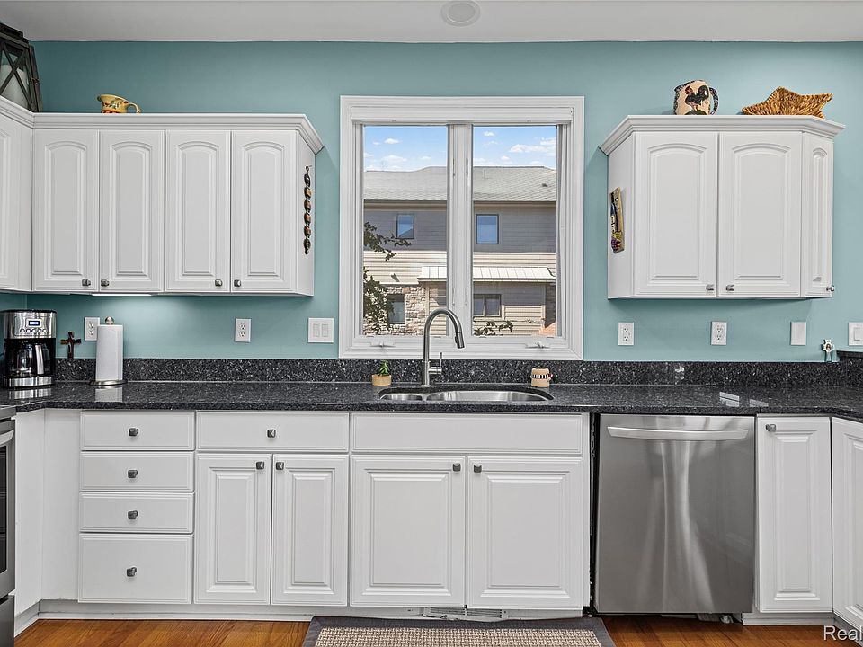 810 Wolverine Dr, photo 22