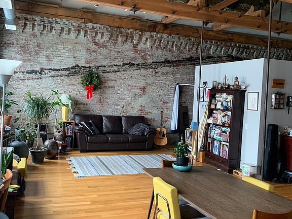 4th image of 304 Pearl St Unit 109