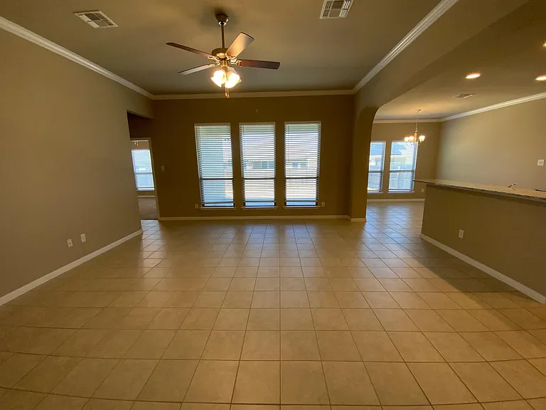 822 Wyndcrest Dr — Photo 7