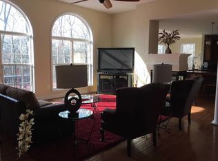 121 Aquifer Dr, Falling Waters, WV 25419