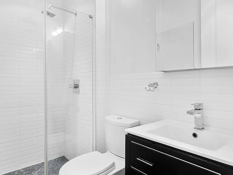 244 10th Ave #5E — Photo 12