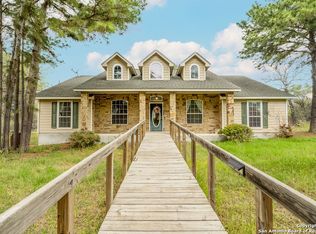 242 Lost Springs Dr, Floresville, TX 78114