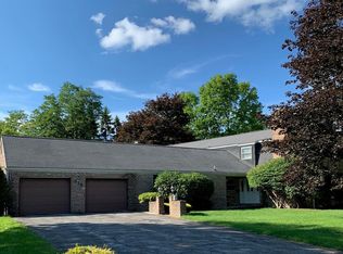 215 Collegiate Dr, Johnstown, PA 15904