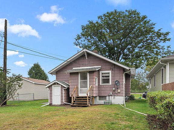 3rd image of 6614 Lyman Ave