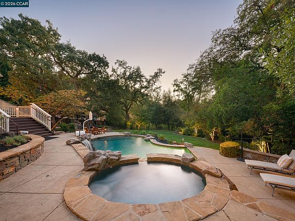4th image of 1 Brooktree Dr