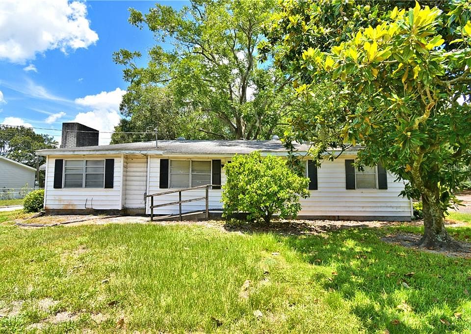 1st image of 618 Avenue A Wahneta E