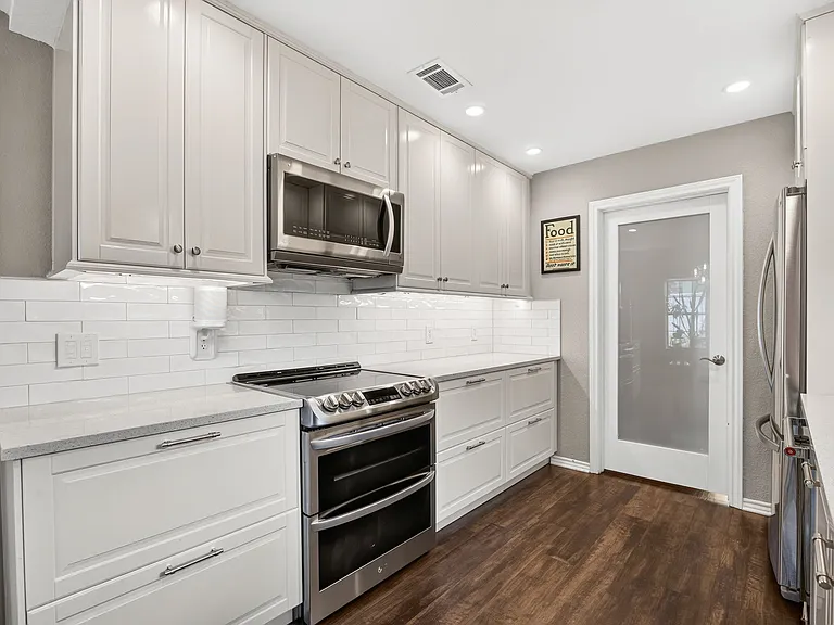 3040 Panhandle Dr — Photo 5