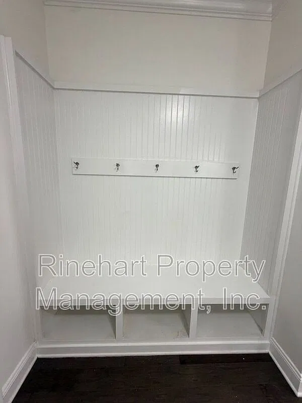 3 bed, 3.0 bath, 2293 sqft, $2,450 — Photo 4