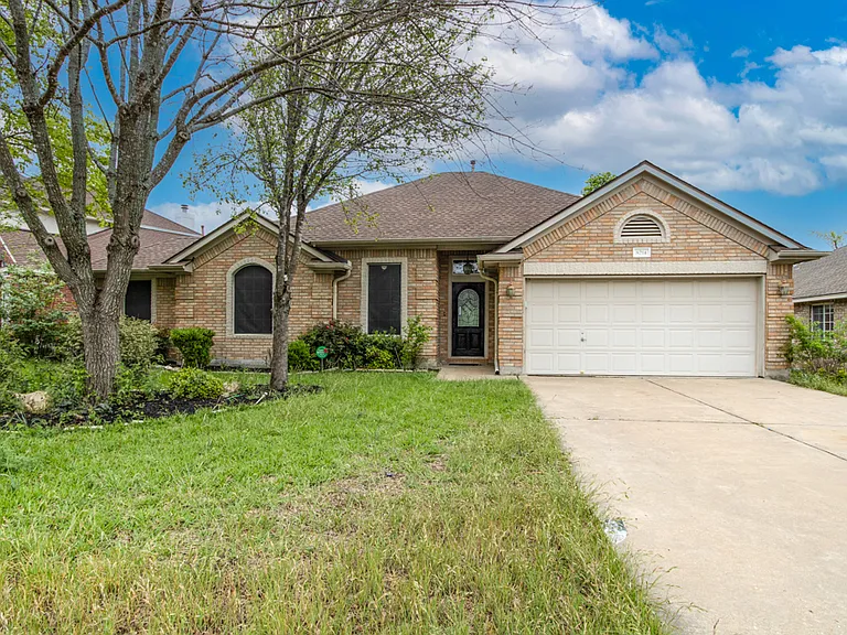8214 Cornerwood Dr — Photo 2