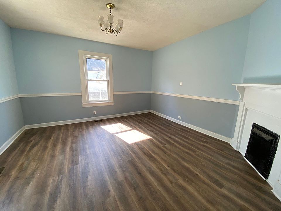 1st image of 130 Oak St