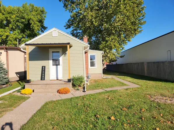 1423 Grand Ave, Muscatine, IA 52761