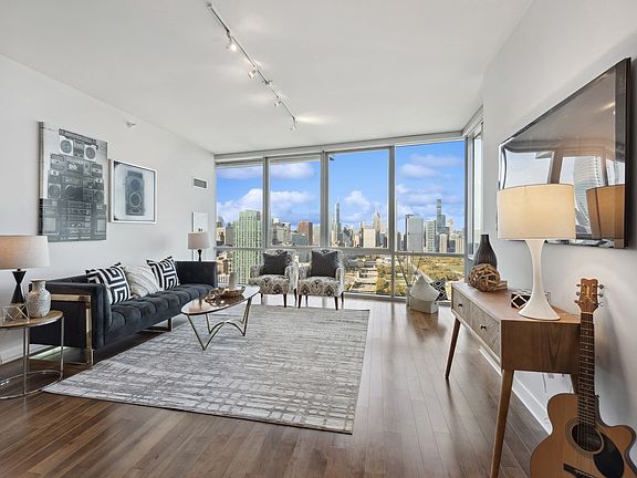 5th image of 1201 S Prairie Ave APT 5002