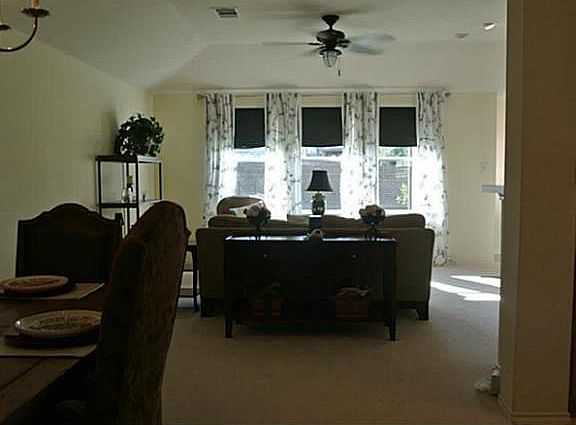 4th image of 2209 Eisenhower Dr