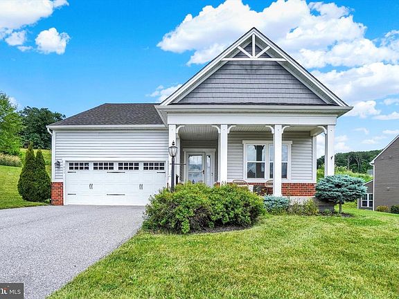 2nd image of 1411 Crest Way