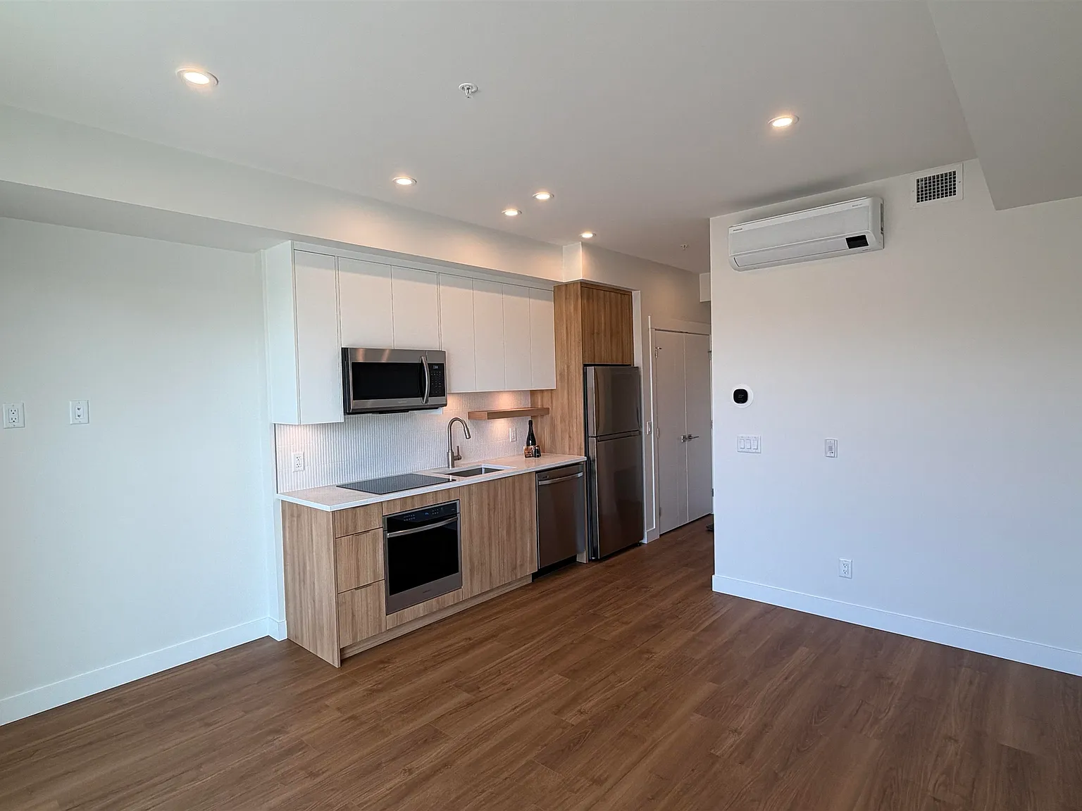 Studio, 450 sqft, $1,400 — Photo 4