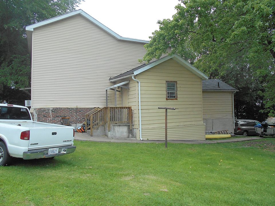 2nd image of 822 5th St