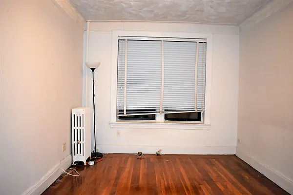 Rented by Voro, LLC | media 37