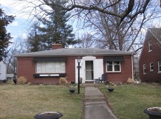 704 N 1st St, Fairfield, IL