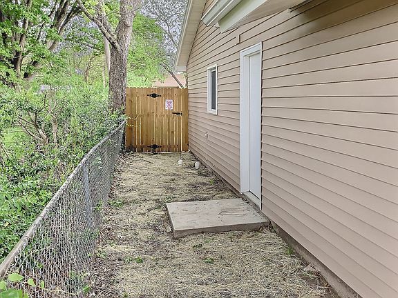 2nd image of 4721 Hanover Dr